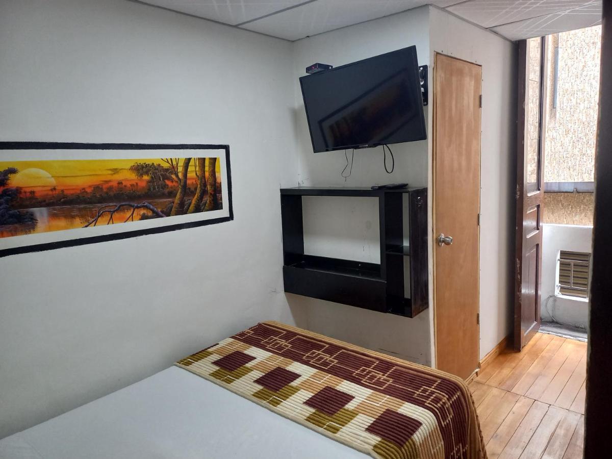 מניזאלס Hotel Slow Montecarlo מראה חיצוני תמונה